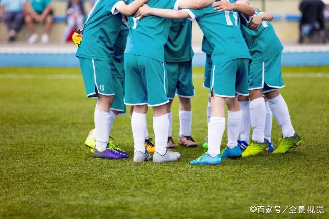 名记：鹈鹕拒绝了关于墨菲和琼斯的报价 想要多个首轮签作为回报