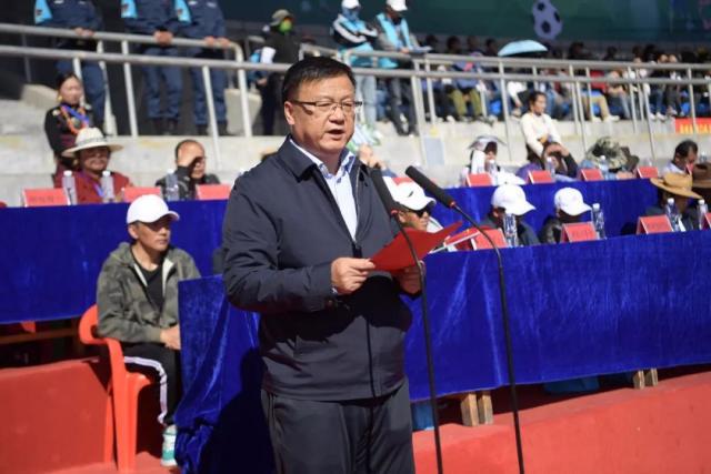 埃梅里对沃特金斯缺阵：这个问题得由他回答